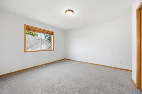 1026 Pioneer Trail SE Cambridge MN 55008