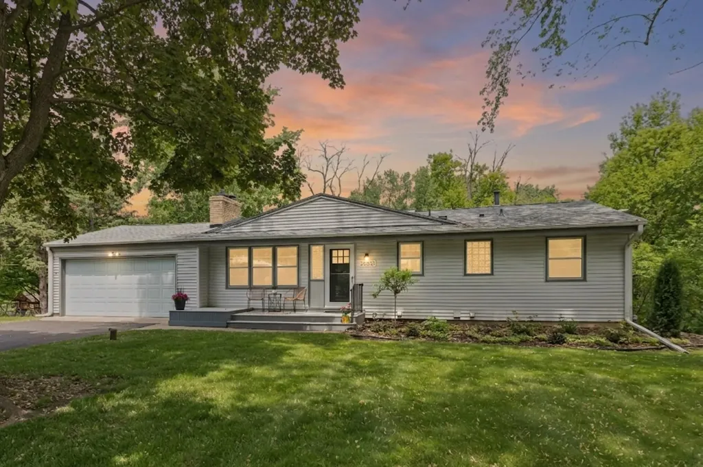 24850 Amlee Road Shorewood MN 55331