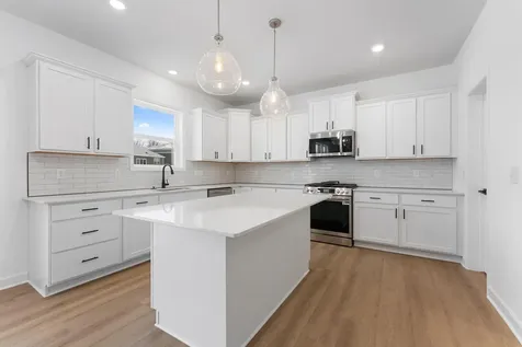 7537 Upper 42nd Street N Oakdale MN 55128