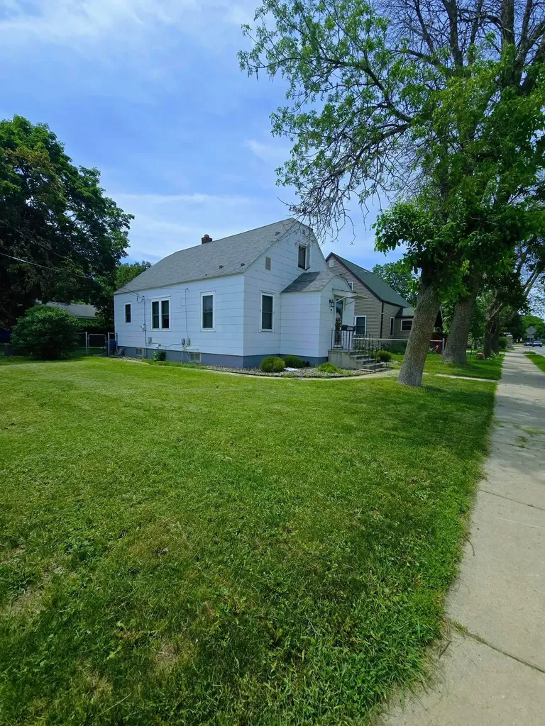 1805 Division Street W Faribault MN 55021