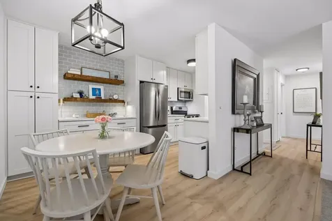 215 Barry Avenue S Wayzata MN 55391