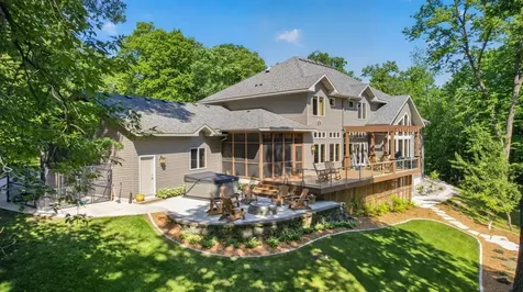 4400 Ettenmoor Lane SW Rochester MN 55902