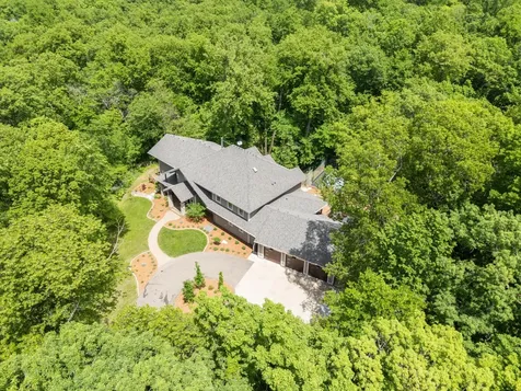4400 Ettenmoor Lane SW Rochester MN 55902