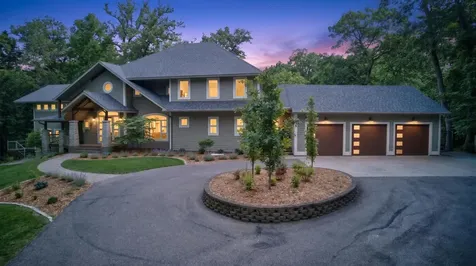 4400 Ettenmoor Lane SW Rochester MN 55902