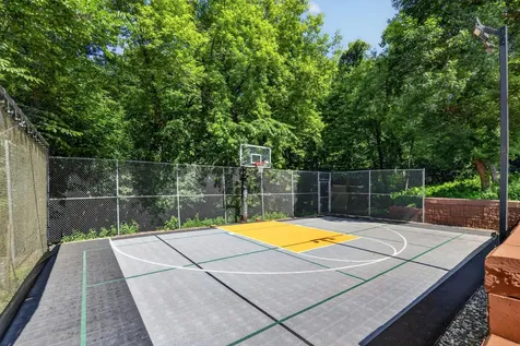 4400 Ettenmoor Lane SW Rochester MN 55902