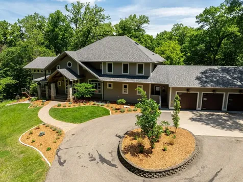 4400 Ettenmoor Lane SW Rochester MN 55902