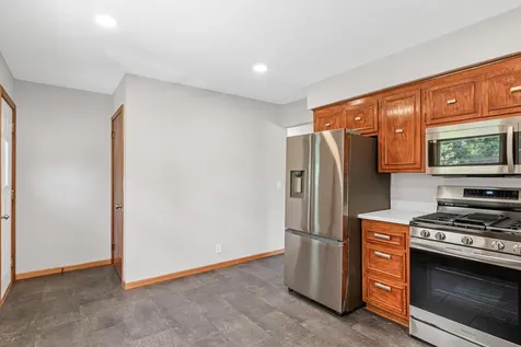 7990 E River Road Minneapolis MN 55432