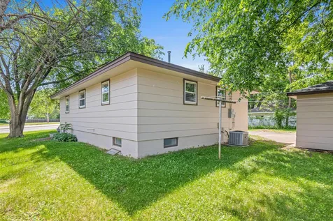 7990 E River Road Minneapolis MN 55432