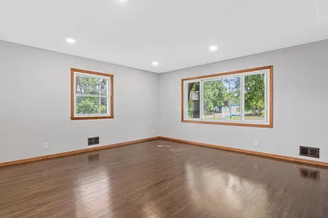 7990 E River Road Minneapolis MN 55432