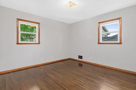 7990 E River Road Minneapolis MN 55432