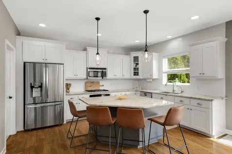 3582 Springwood Path Eagan MN 55123