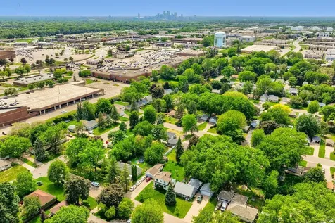 2550 Aldine Street Roseville MN 55113