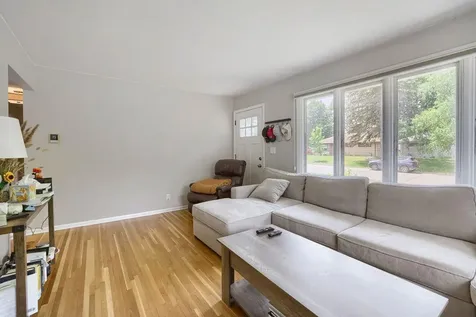 2550 Aldine Street Roseville MN 55113