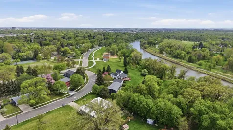 1323 S River Drive Moorhead MN 56560