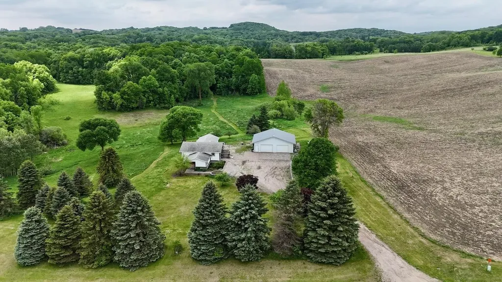 35715 260th Avenue Erhard MN 56534