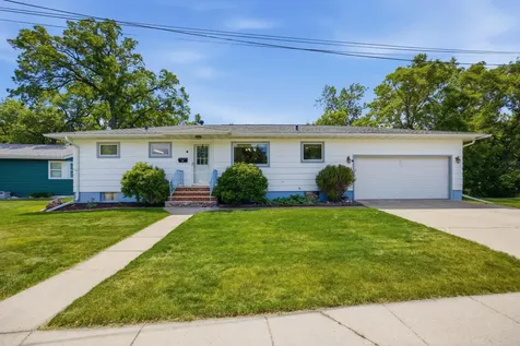 543 4th Avenue W West Fargo ND 58078