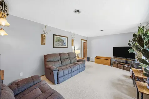 543 4th Avenue W West Fargo ND 58078