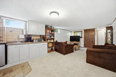 543 4th Avenue W West Fargo ND 58078