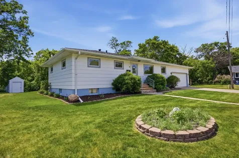 543 4th Avenue W West Fargo ND 58078