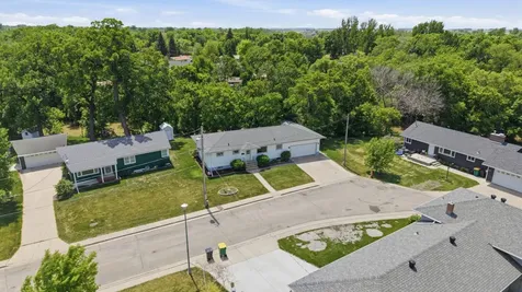 543 4th Avenue W West Fargo ND 58078