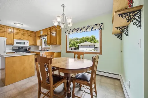543 4th Avenue W West Fargo ND 58078