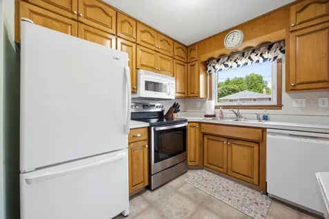 543 4th Avenue W West Fargo ND 58078