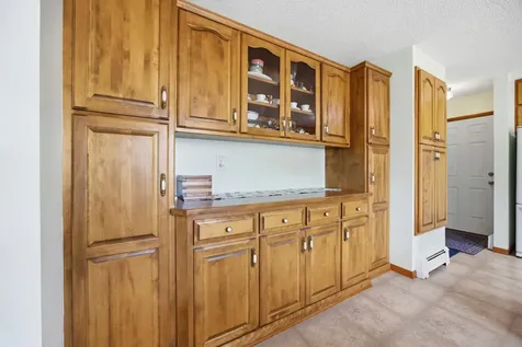 543 4th Avenue W West Fargo ND 58078