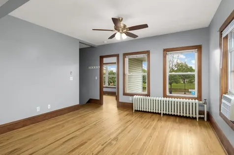 609 Snelling Avenue N Saint Paul MN 55104