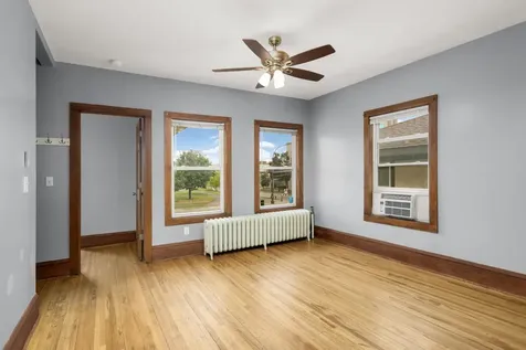 609 Snelling Avenue N Saint Paul MN 55104