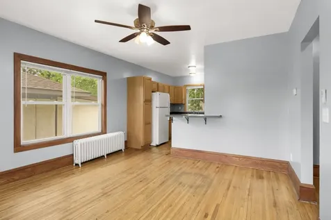 609 Snelling Avenue N Saint Paul MN 55104
