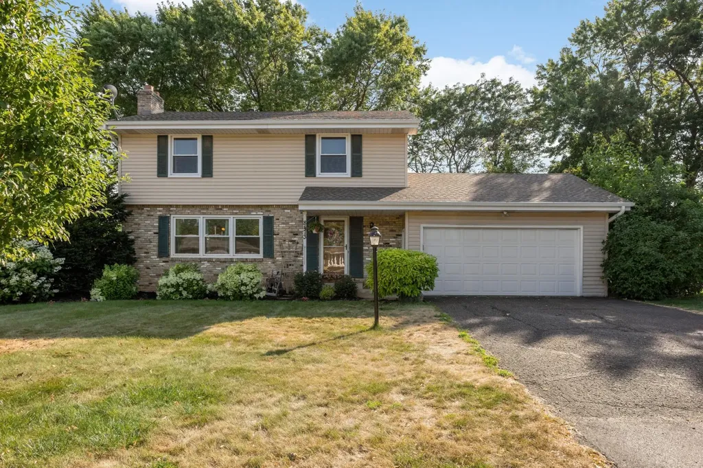 8473 Meadow Lake Road N New Hope MN 55428