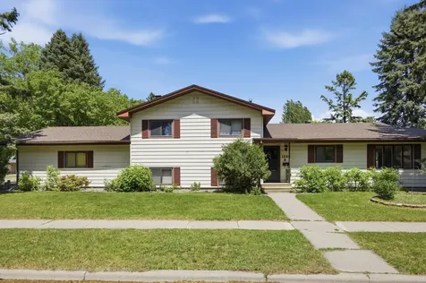 1304 26th Avenue S Moorhead MN 56560