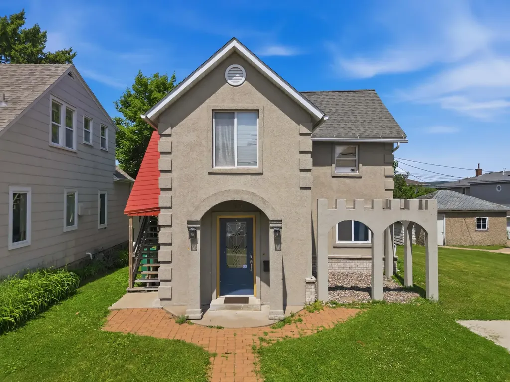 119 Main Street E Wabasha MN 55981