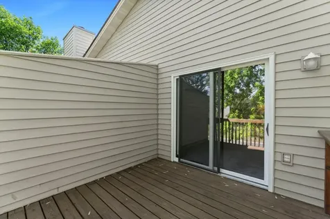 1264 Deercliff Lane Eagan MN 55123