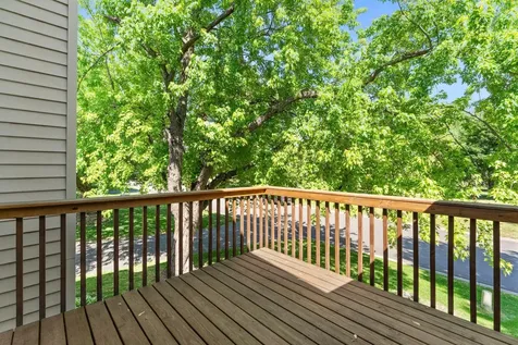 1264 Deercliff Lane Eagan MN 55123