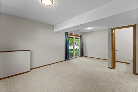 1264 Deercliff Lane Eagan MN 55123