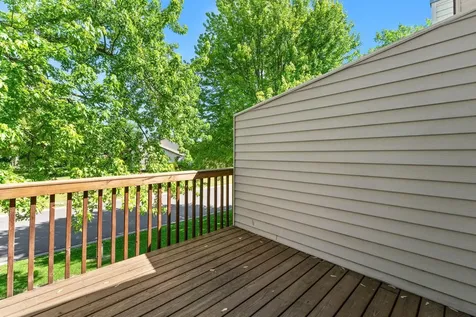 1264 Deercliff Lane Eagan MN 55123