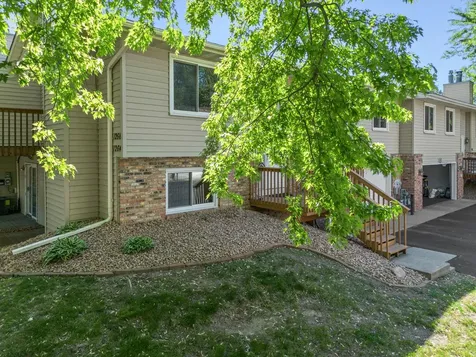 1264 Deercliff Lane Eagan MN 55123