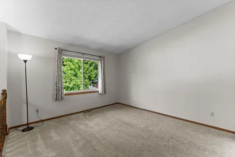 1264 Deercliff Lane Eagan MN 55123