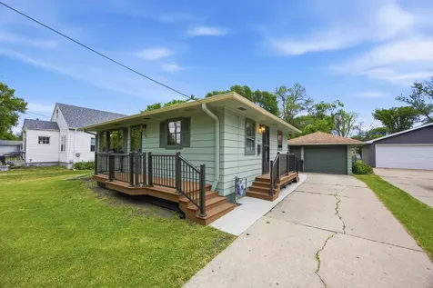 918 14th Street N Moorhead MN 56560