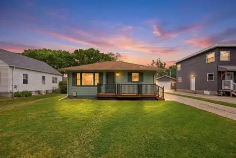 918 14th Street N Moorhead MN 56560