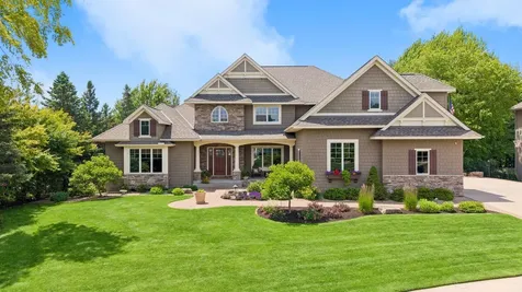 2932 Fairway Drive Chaska MN 55318