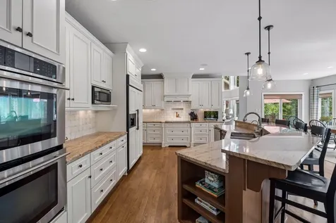 2932 Fairway Drive Chaska MN 55318
