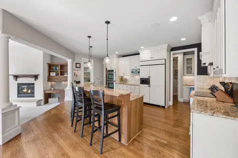 2932 Fairway Drive Chaska MN 55318