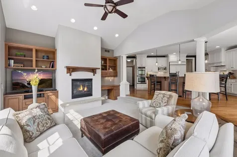 2932 Fairway Drive Chaska MN 55318