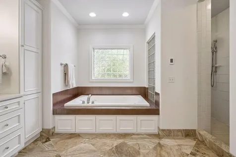 2932 Fairway Drive Chaska MN 55318