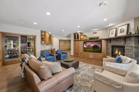 2932 Fairway Drive Chaska MN 55318