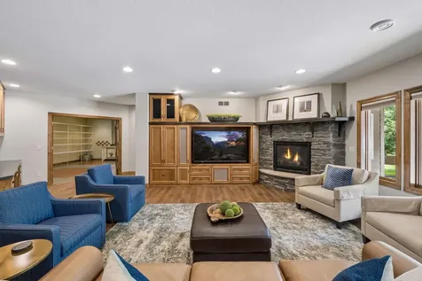 2932 Fairway Drive Chaska MN 55318
