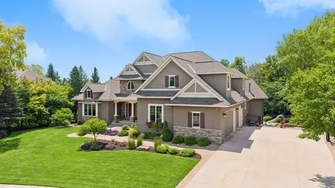 2932 Fairway Drive Chaska MN 55318