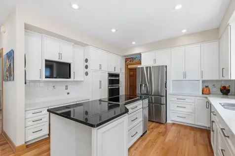 10051 Gristmill Ridge Eden Prairie MN 55347